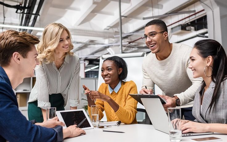 Interactive Q&A session during financial consulting training